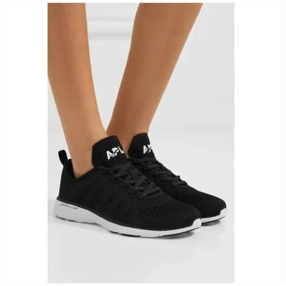 APL Techloom Pro in Black / White / Black Women's Sz 8 Core Collection Athletic - Picture 1 of 10
